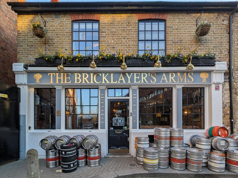 Main pub. (Pub, External, Key). Published on 11-03-2025 