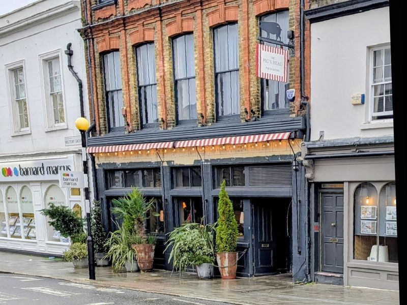 Pig's Head SW4. (Pub, External, Key). Published on 26-10-2026