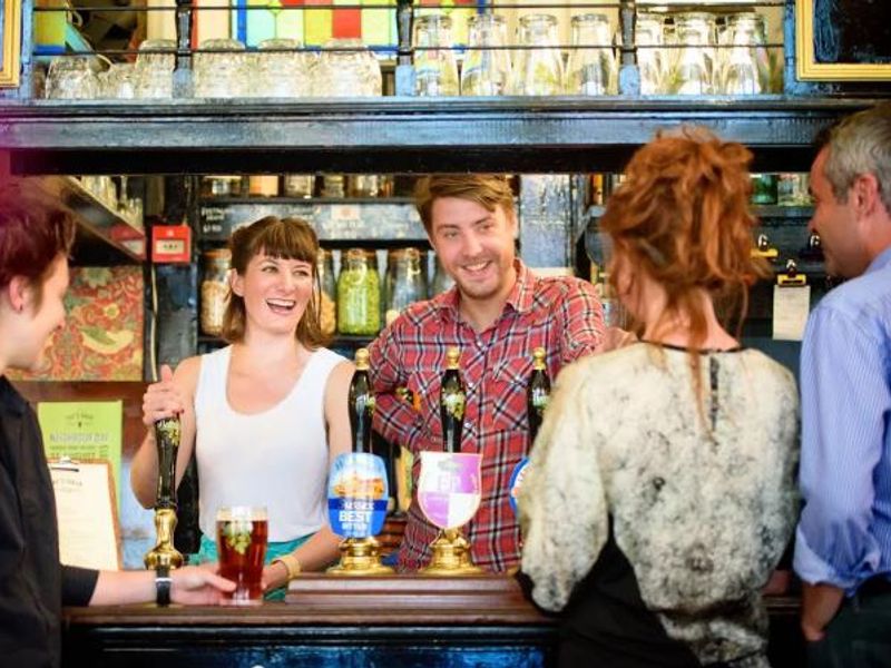 Cat's Back SW18 - 201506 - Interior bar. (Pub, Bar, Publican, Customers). Published on 18-09-2015 