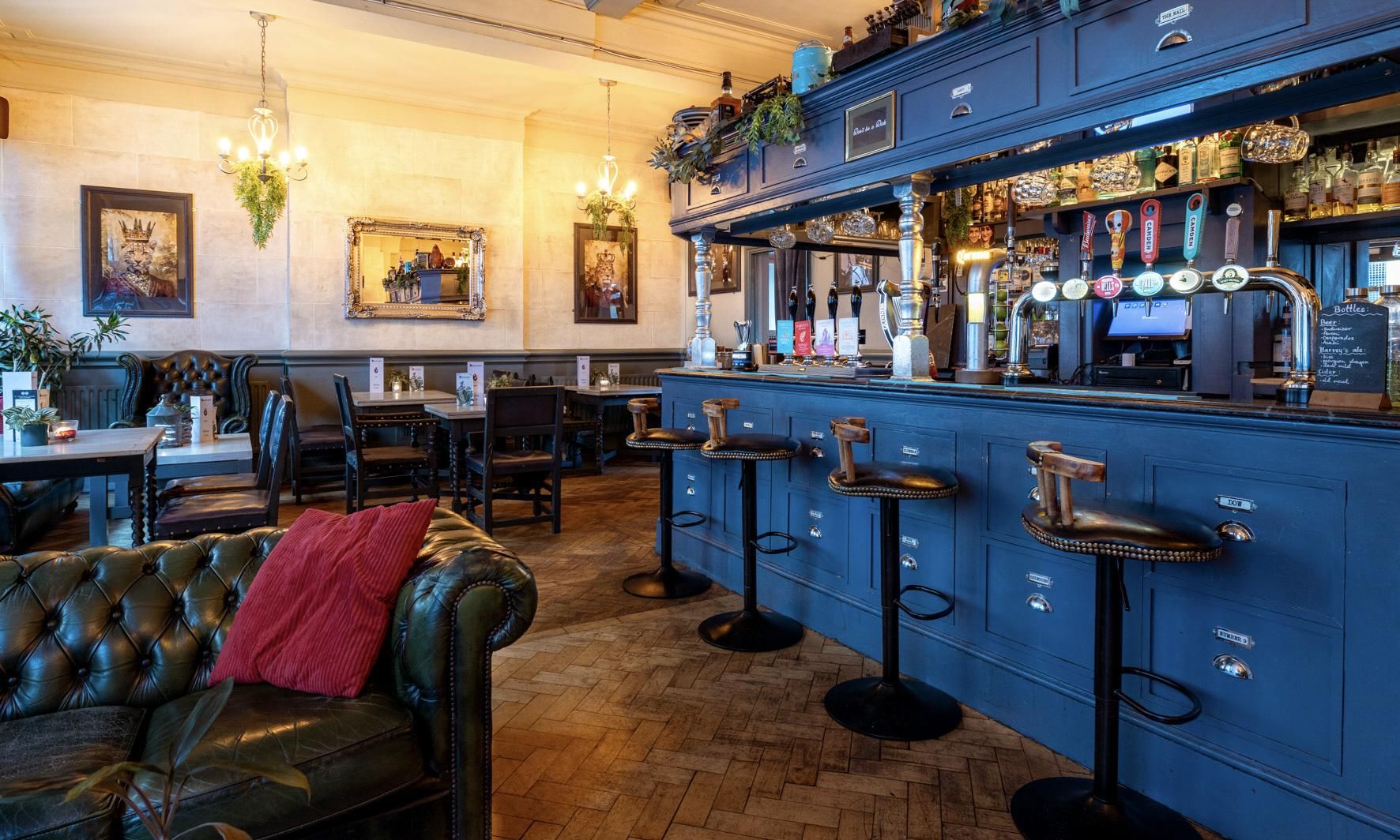 Cat's Back Wandsworth - Main Bar -2024-06. (Pub, Bar). Published on 09-07-2024