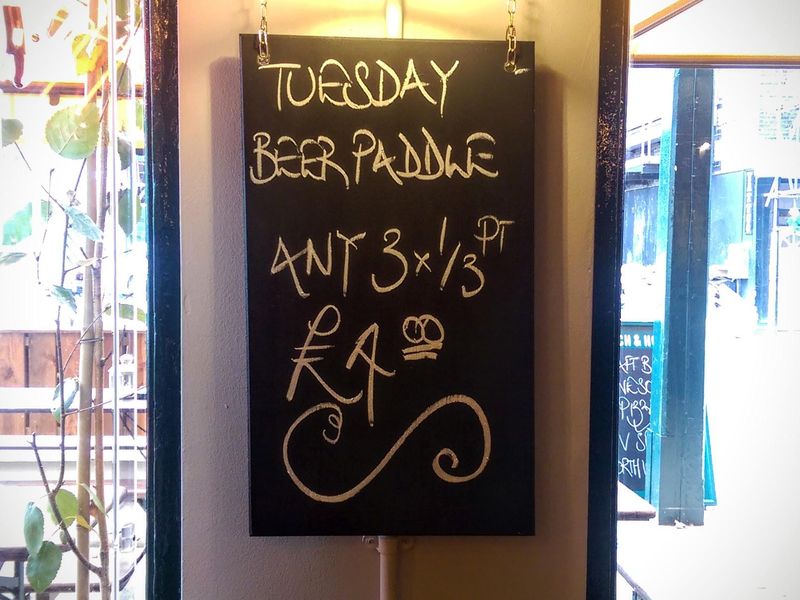 (Pub, Bar). Published on 20-10-2016 