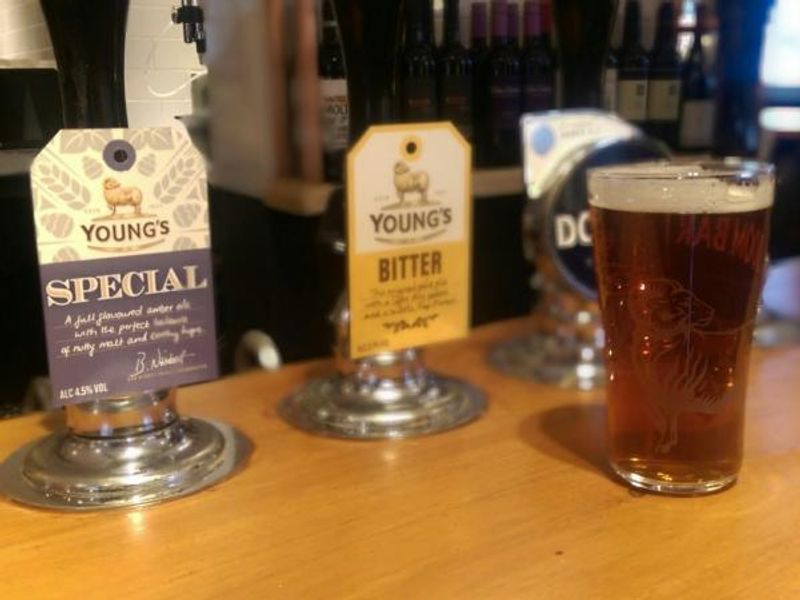 Crane Wandsworth - handpumps 20160903. (Pub, Bar). Published on 03-09-2016