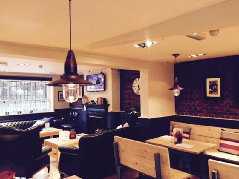 Crane Wandsworth - lounge. (Pub, Bar). Published on 05-09-2016