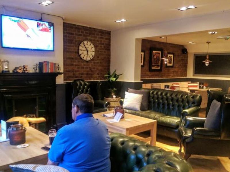 Crane Wandsworth - lounge. (Pub, Bar). Published on 05-09-2016