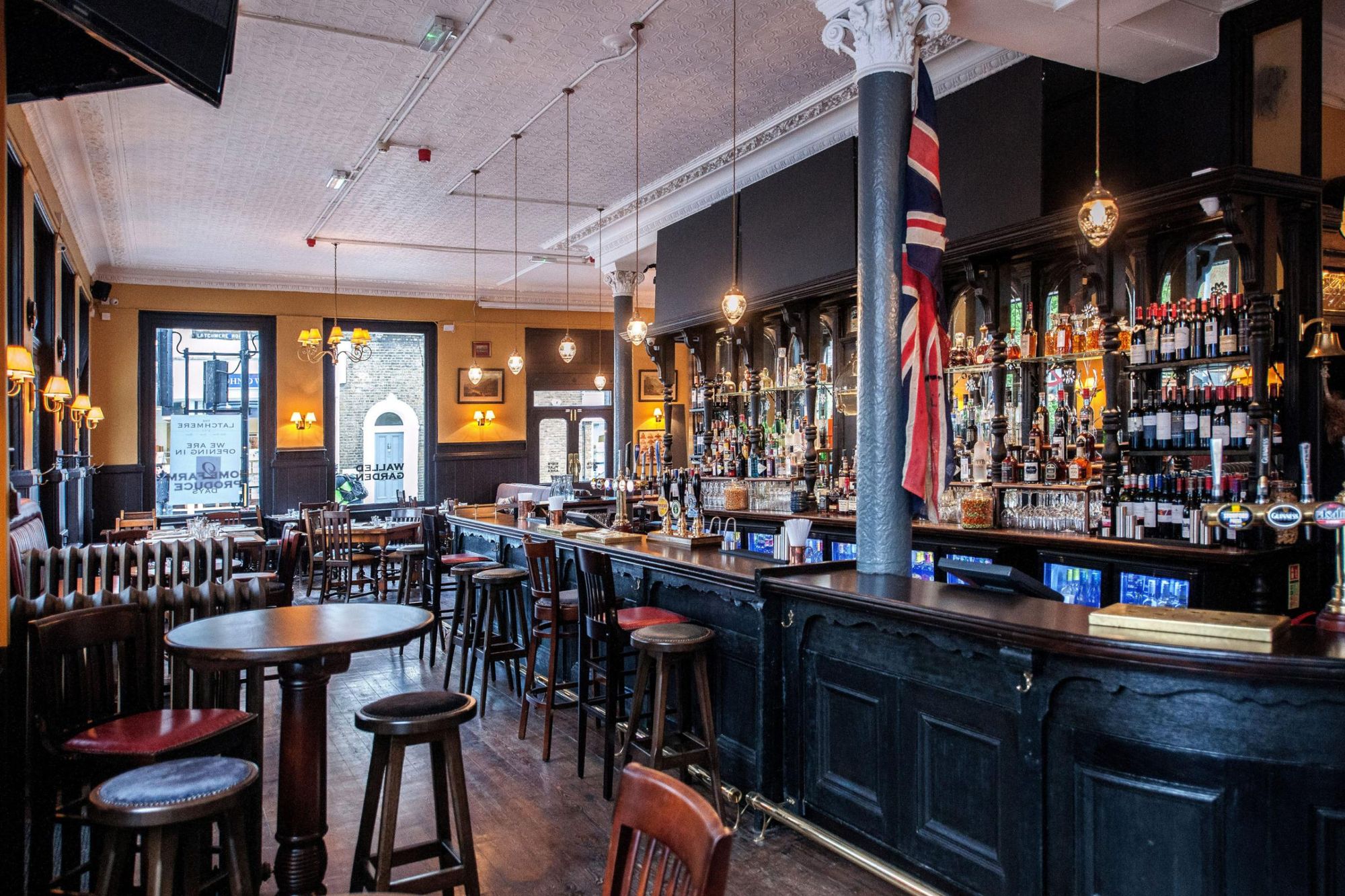(c) David Griffen	. (Pub, Bar). Published on 16-11-2021