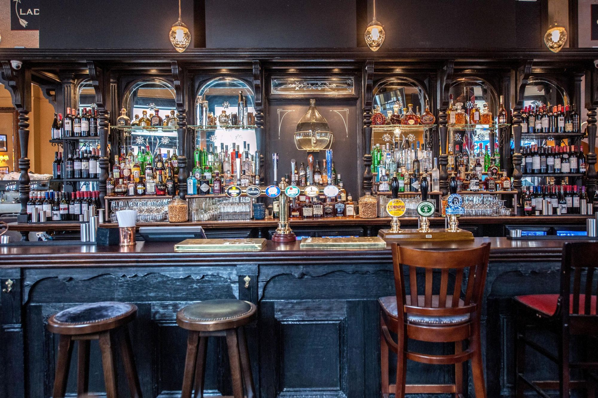 (c) David Griffen	. (Pub, Bar). Published on 16-11-2021