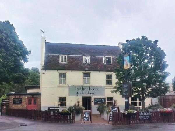 Leather Bottle SW17. (Pub, External, Key). Published on 08-07-2014