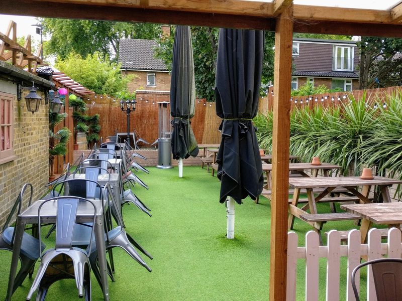 Clapham Tap, 128 Clapham Manor Street SW4 6ED -garden. (Pub, Garden). Published on 05-08-2017