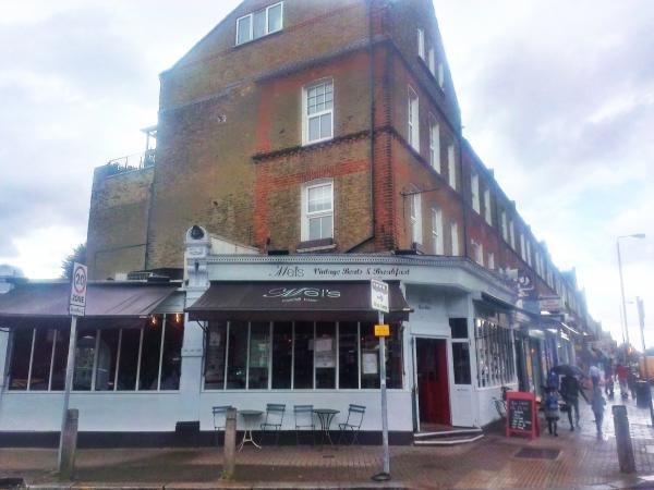 Mel's Café Bar Earlsfield SW18. (Pub, External, Key). Published on 08-07-2014