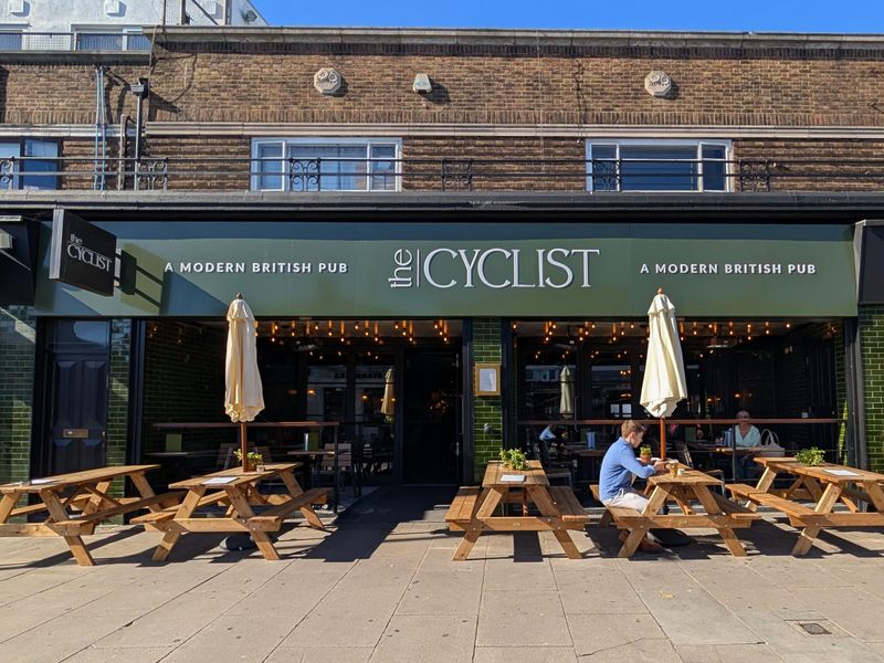 Cyclist exterior 20251006. (Pub, Key). Published on 06-10-2025