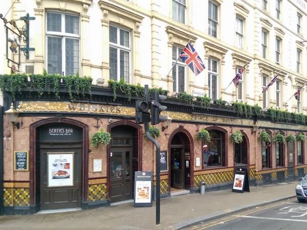 Prince of Wales Wimbledon SW19 12-11-2015. (Pub, External, Key). Published on 12-11-2015