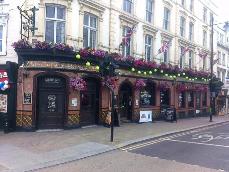 Prince of Wales, Wimbledon - decked out for the tennis. (Pub, External). Published on 28-06-2014