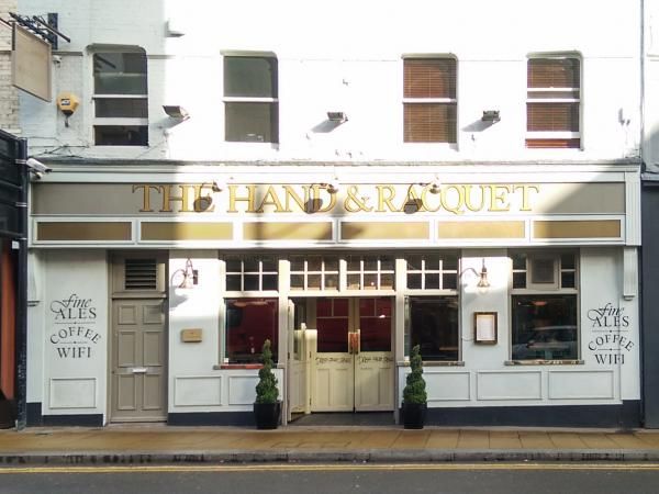 Hand & Racquet Wimbledon SW19 - 12-11-2015. (Pub, External, Key). Published on 12-11-2015