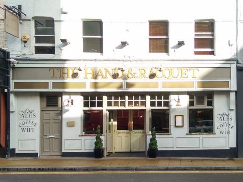 Hand & Racquet Wimbledon SW19 - 12-11-2015. (Pub, External, Key). Published on 12-11-2015