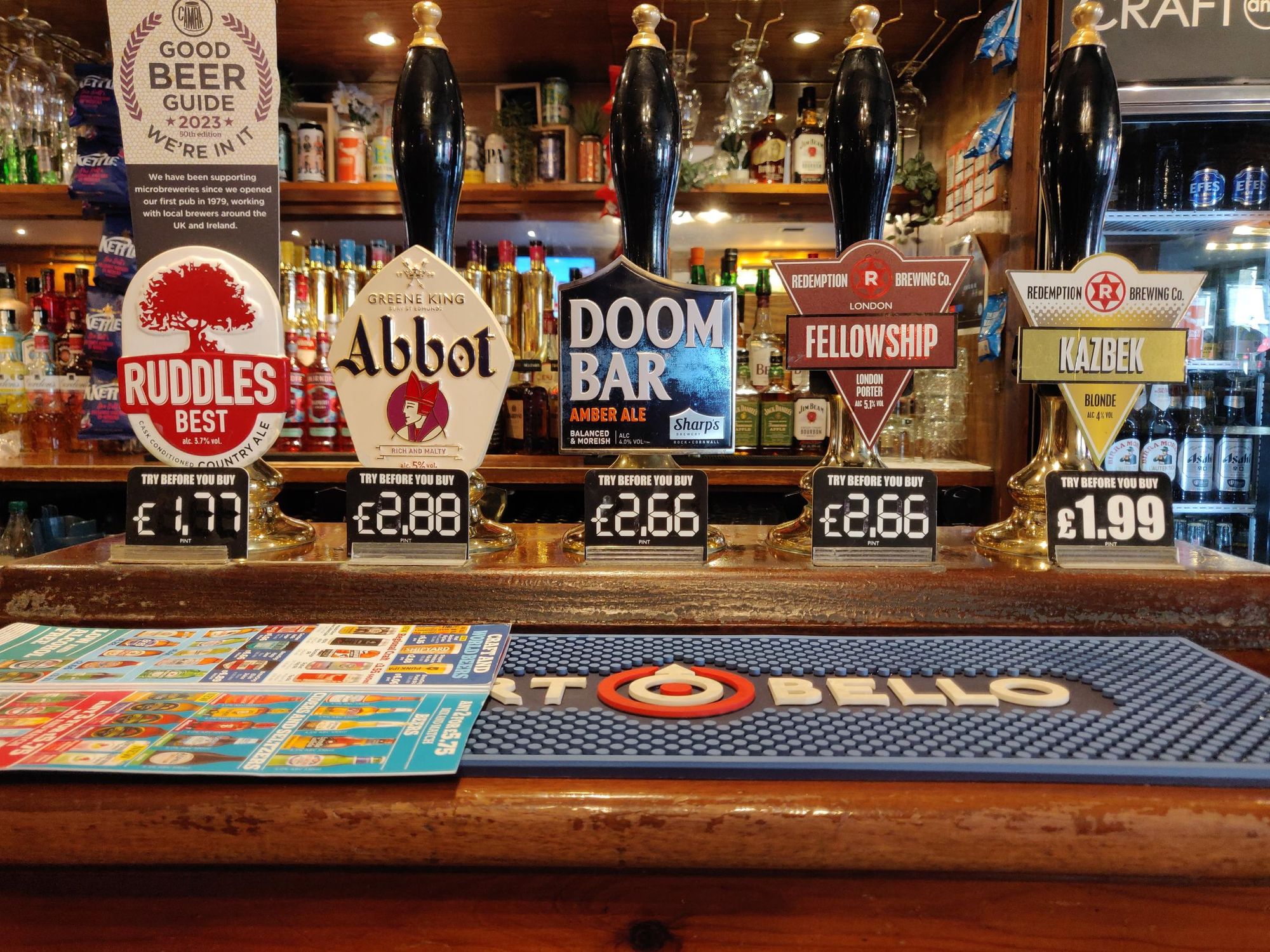 JJ-Moons-SW17-handpumps-20230809. (Pub, Bar). Published on 11-08-2023
