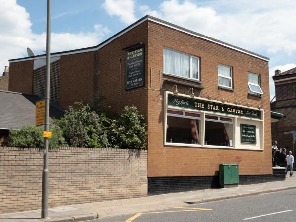 Star & Garter, Wandsworth SW18 in June 2009 - demolished in 2010. (Pub, External, Key). Published on 19-09-2013