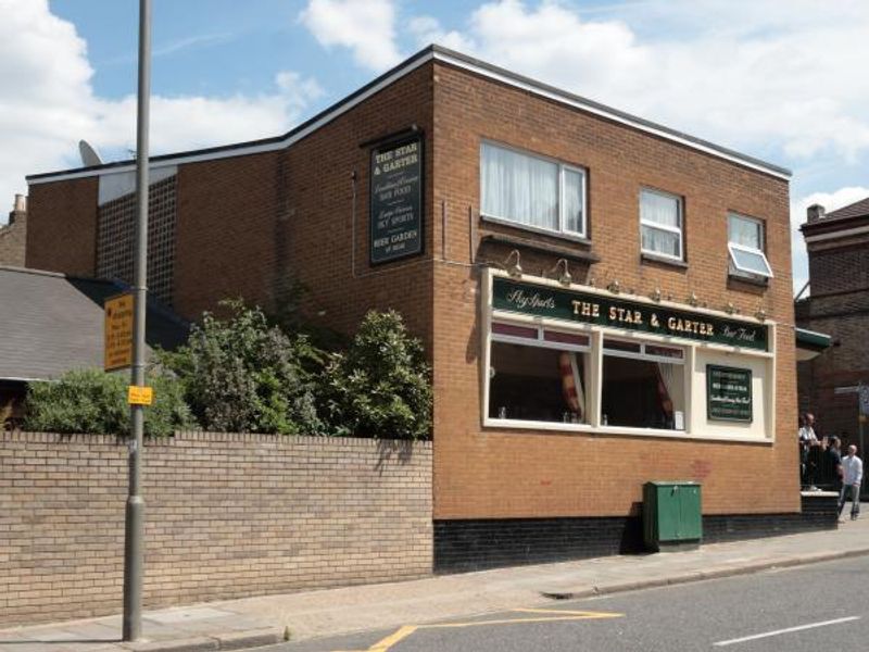 Star & Garter, Wandsworth SW18 in June 2009 - demolished in 2010. (Pub, External, Key). Published on 19-09-2013