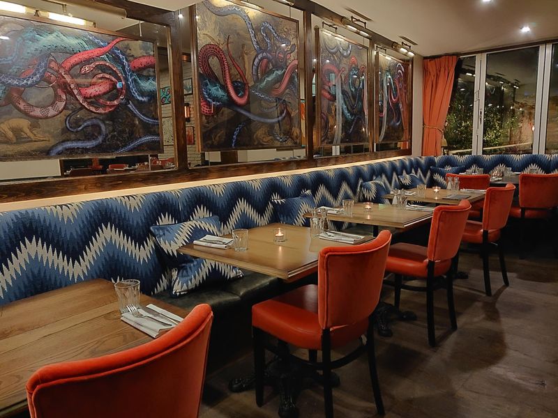 Stonhouse dining seating. (Pub). Published on 02-03-2022