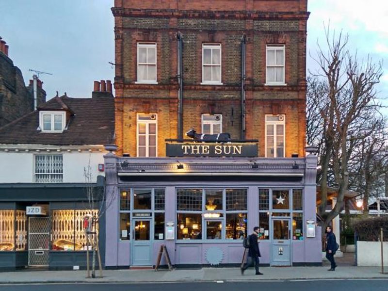 Sun Clapham Old Town 20150323. (Pub, External, Key). Published on 24-03-2015