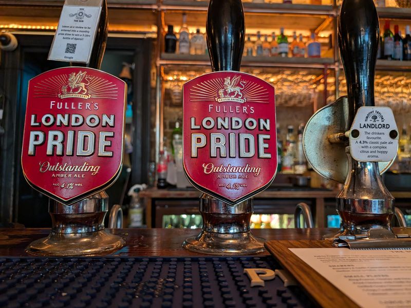 Sun Clapham Old Town Handpumps. (Pub, Bar). Published on 24-06-2024
