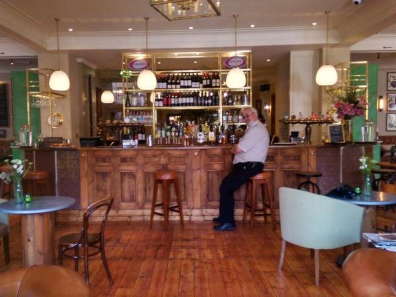 Trafalgar Arms Tooting - 2015-08-17 - main bar area. (Pub, Bar). Published on 18-08-2015 