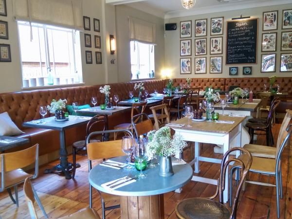 Trafalgar Arms Tooting - restaurant - 2015-08-17. (Pub, Restaurant). Published on 17-08-2015
