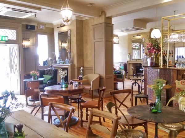 Trafalgar Arms Tooting - bar - 2015-08-17. (Pub, Bar). Published on 17-08-2015