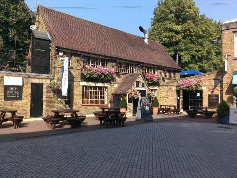William Morris, Merton SW19. (Pub, External, Key). Published on 05-09-2013