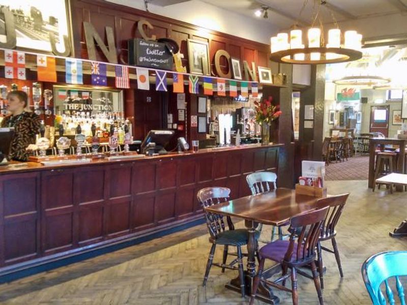 Junction SW11. (Pub, Bar). Published on 26-10-2015