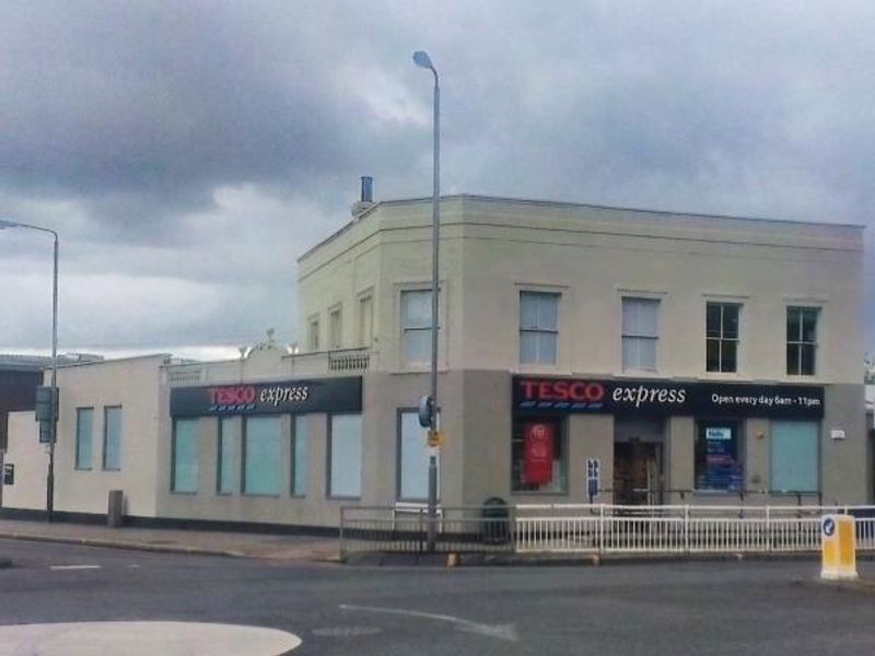 Tesco Metro at former Prince of Wales SW17. (Pub, External). Published on 08-07-2014