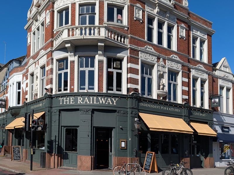 (Pub, External, Key). Published on 27-09-2026