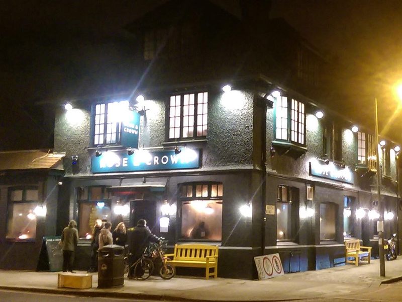 Rose & Crown Tooting Bec at Night. (Pub, External). Published on 02-03-2017 