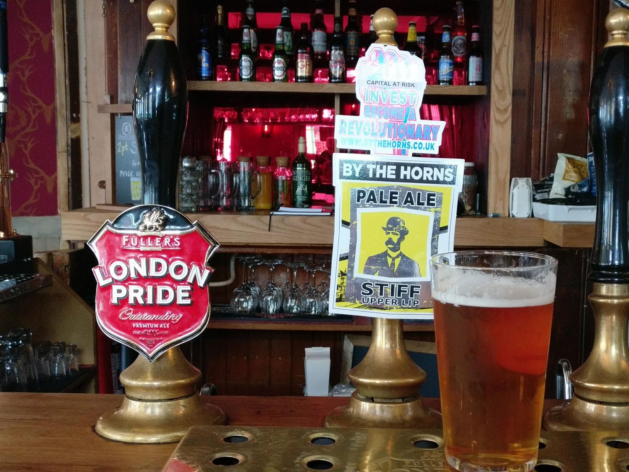 Leigham Well Streatham handpumps. (Pub, Bar, Customers). Published on 01-10-2017