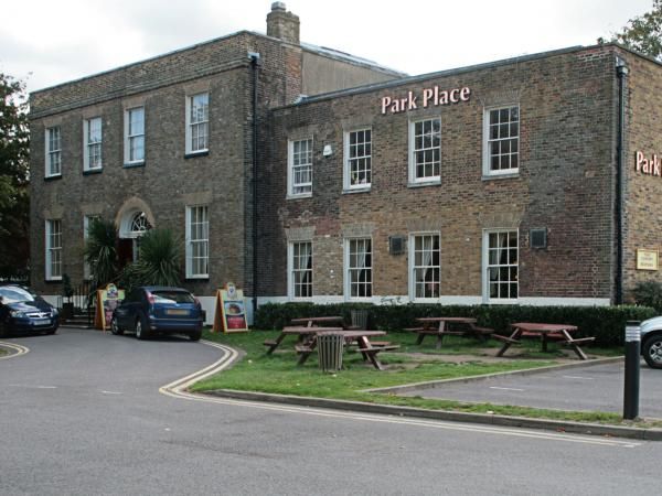 Park Place, Mitcham. (Pub, External, Key). Published on 24-02-2014