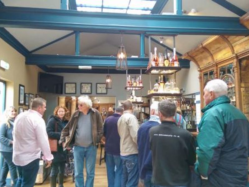Bull Streatham - Public Bar. (Pub, Customers). Published on 16-06-2015