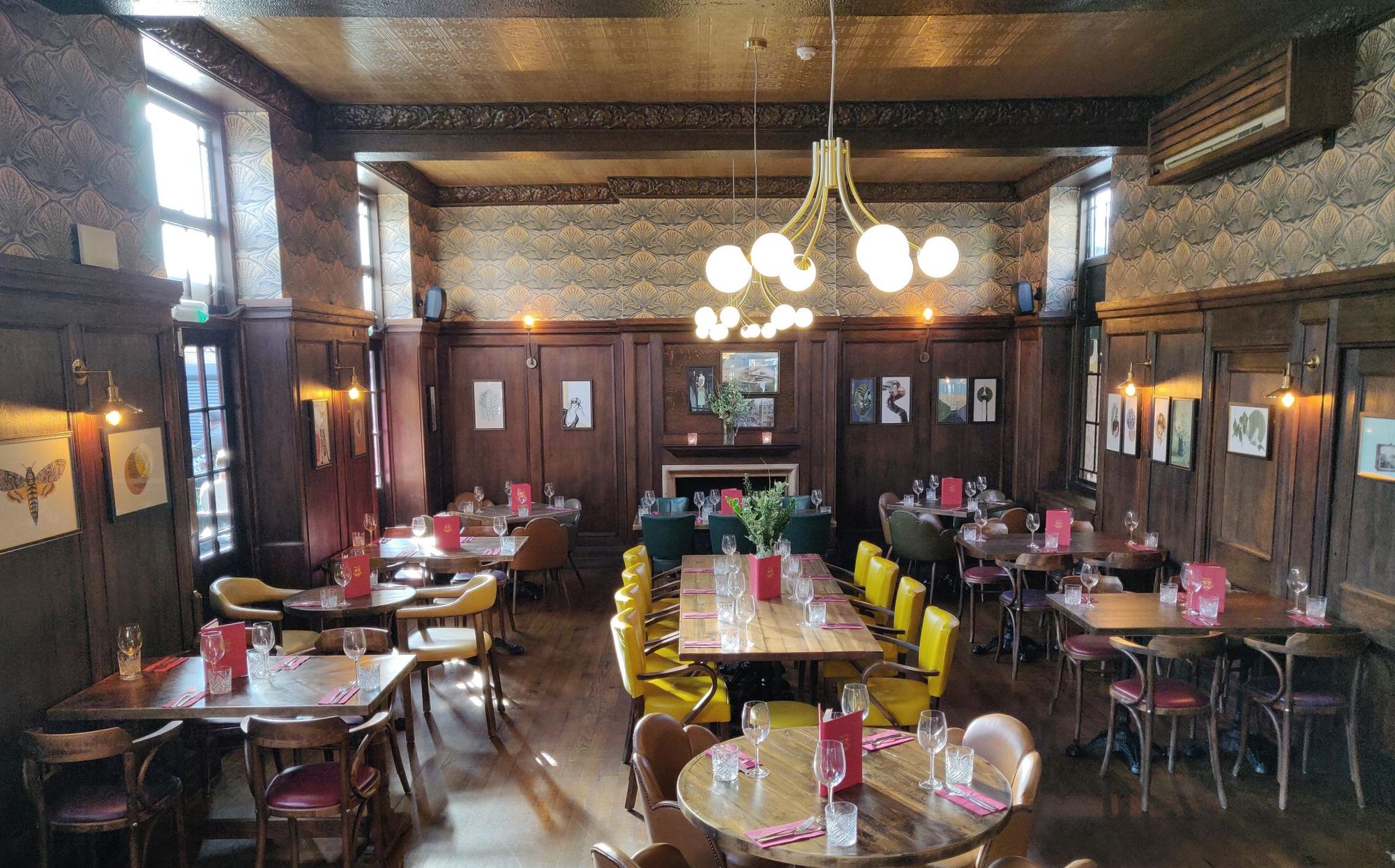 Bull - Dining room bar 20231006. (Pub, Restaurant). Published on 06-10-2023