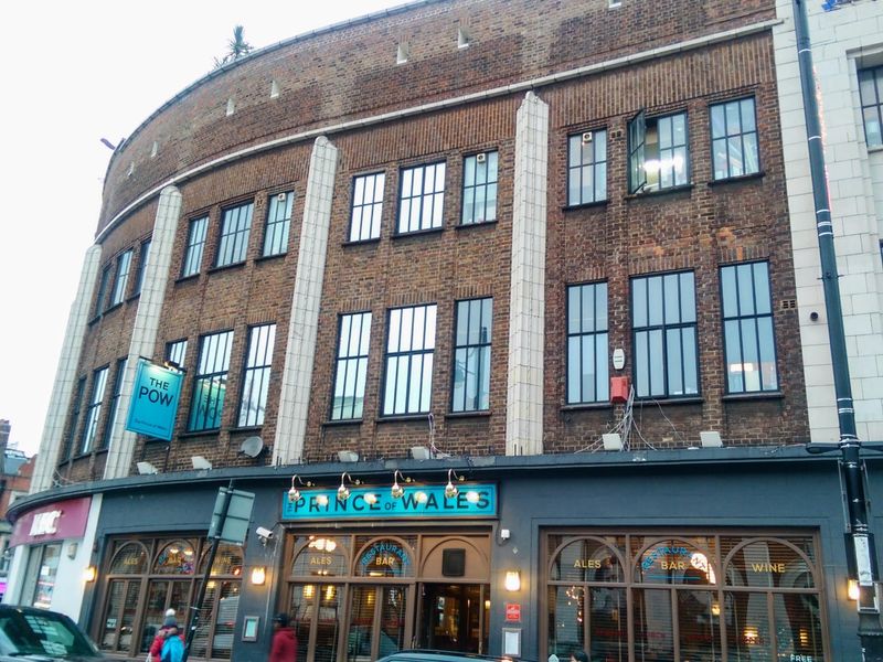 Prince of Wales SW9 20161220. (Pub, External, Key). Published on 08-01-2017
