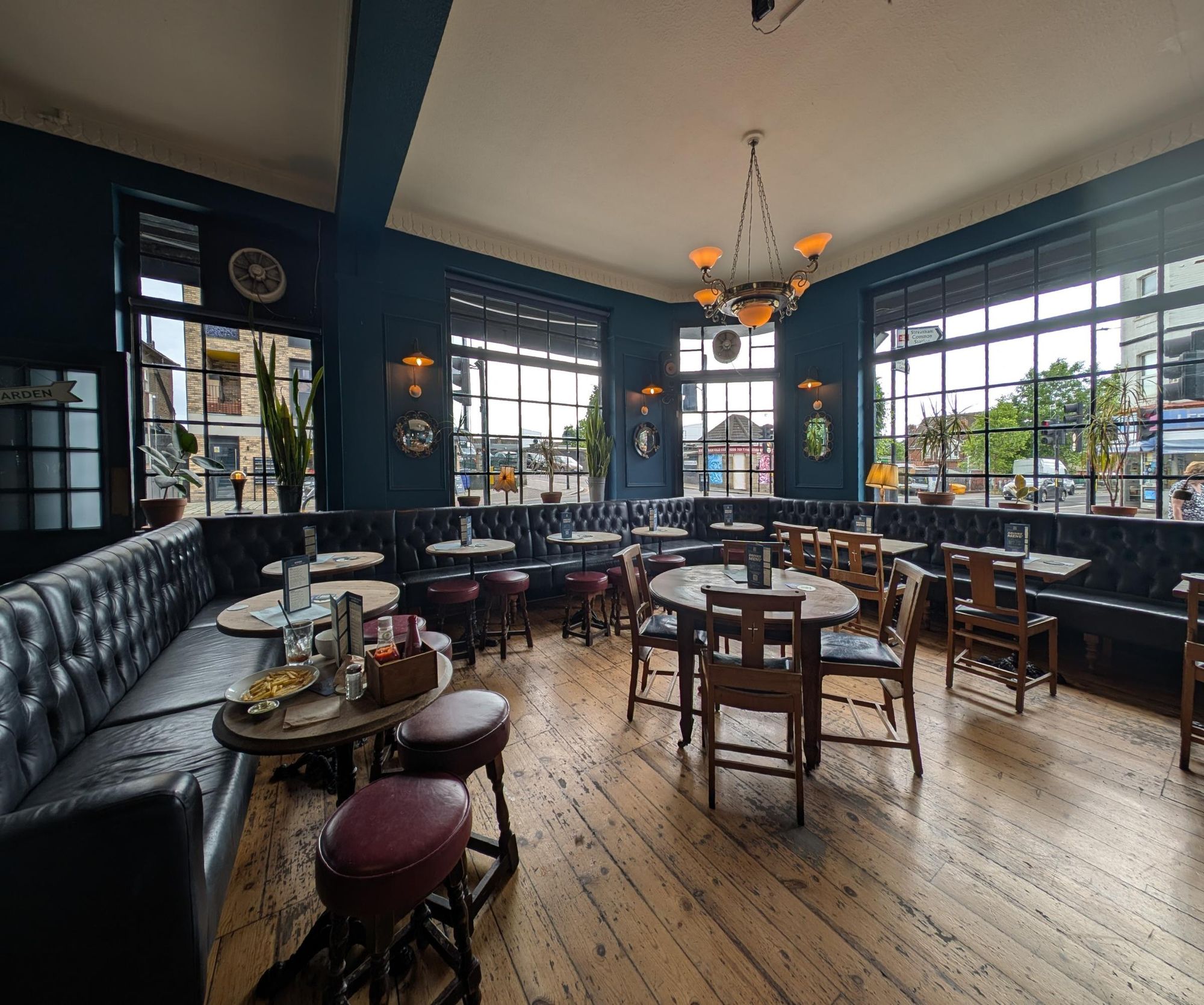 Main bar. (Pub, Bar). Published on 04-06-2025