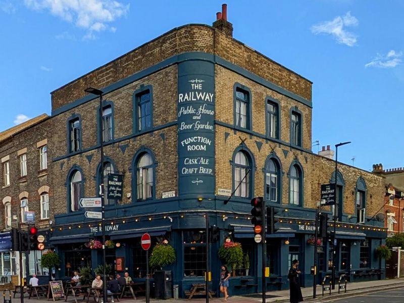 Railway SW16, External - 20250829. (Pub, Key). Published on 29-08-2025