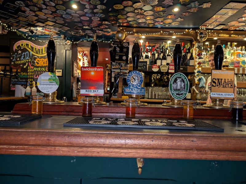 (Pub, Bar). Published on 02-12-2025 