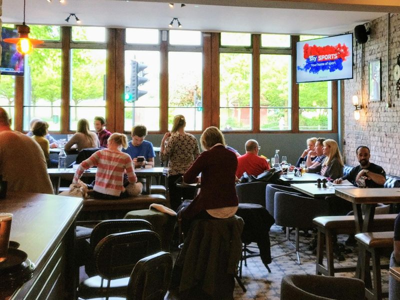 Mere Scribbler, Streatham Common - cutomers. (Pub, Customers). Published on 16-04-2017