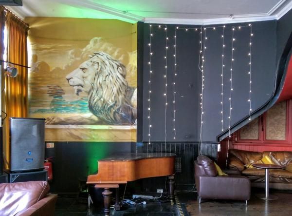White Lion Streatham SW16 music area - 20160816. (Pub, Bar). Published on 23-08-2016