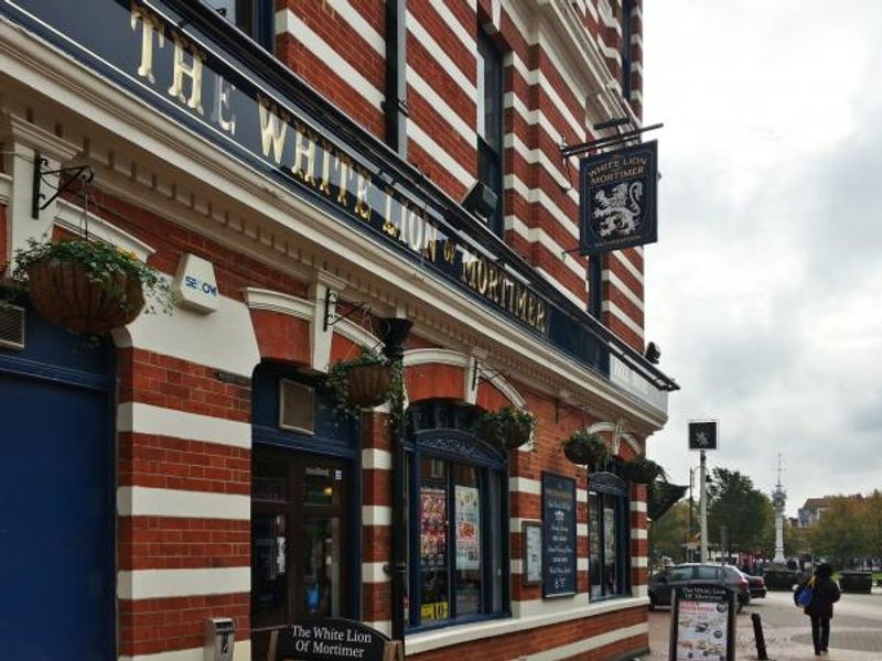 White Lion of Mortimer, Mitcham. (Pub, External). Published on 15-10-2014