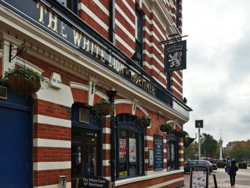 White Lion of Mortimer, Mitcham. (Pub, External). Published on 15-10-2014 