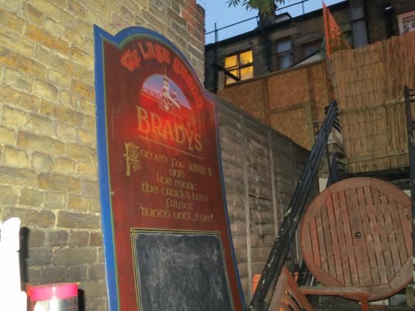 Sign found in the alley of the Prince Albert pub. (Sign). Published on 12-08-2014