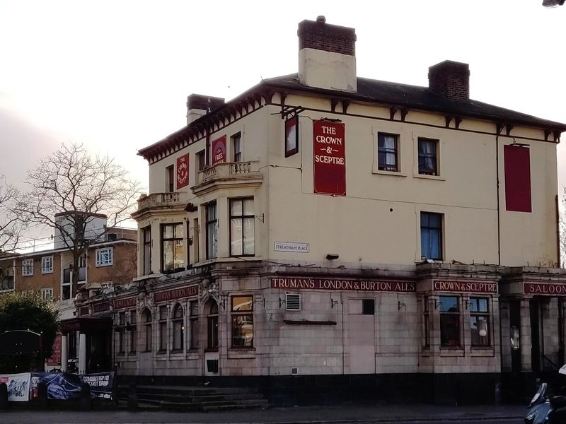 Crown & Sceptre SW2 external 2022-02-25. (Pub, External, Key). Published on 25-02-2022