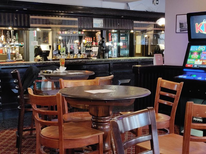 Crown & Sceptre SW2 internal 2 2022-02-25. (Pub, Bar). Published on 25-02-2022