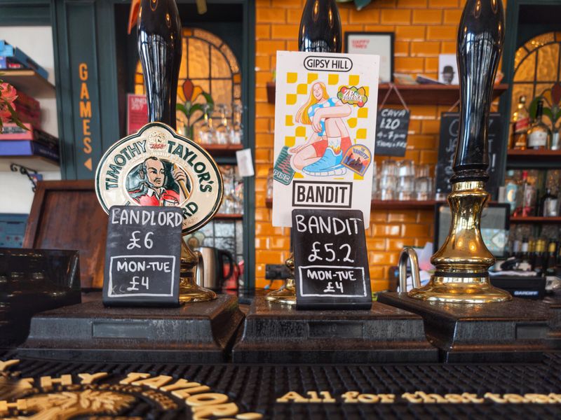 Main Bar handpumps. (Bar). Published on 03-02-2026 