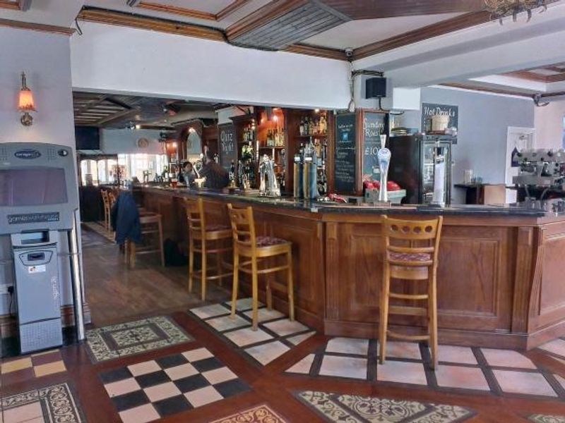 Furzedown Interior - 1. (Pub, Bar). Published on 09-04-2014