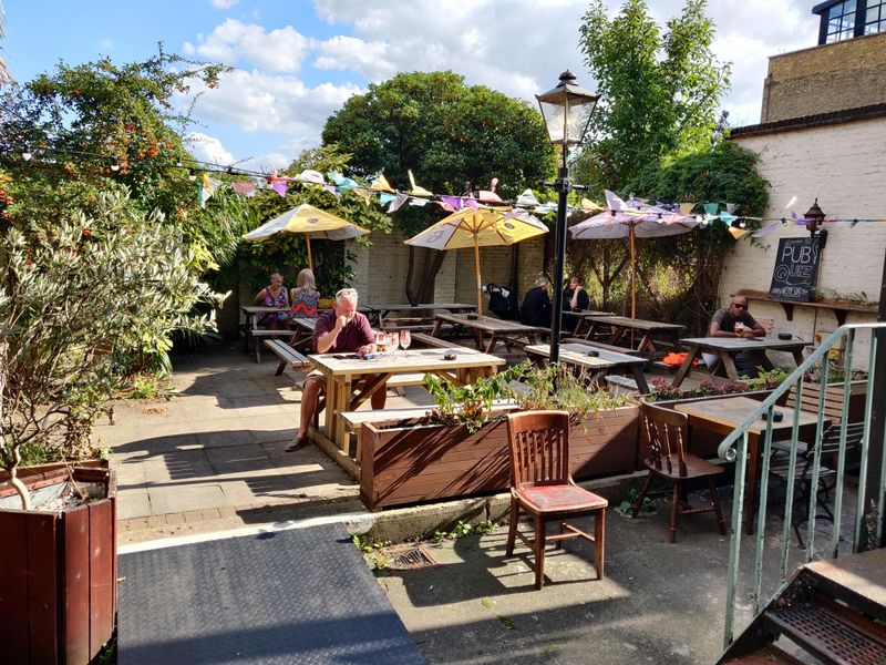 Pratts & Payne garden 2023-09-15. (Pub, Garden). Published on 15-09-2023
